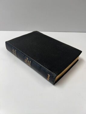 Royal New Clarified Study Edition KJV Bible Black Pebble Leather Index Concordan
